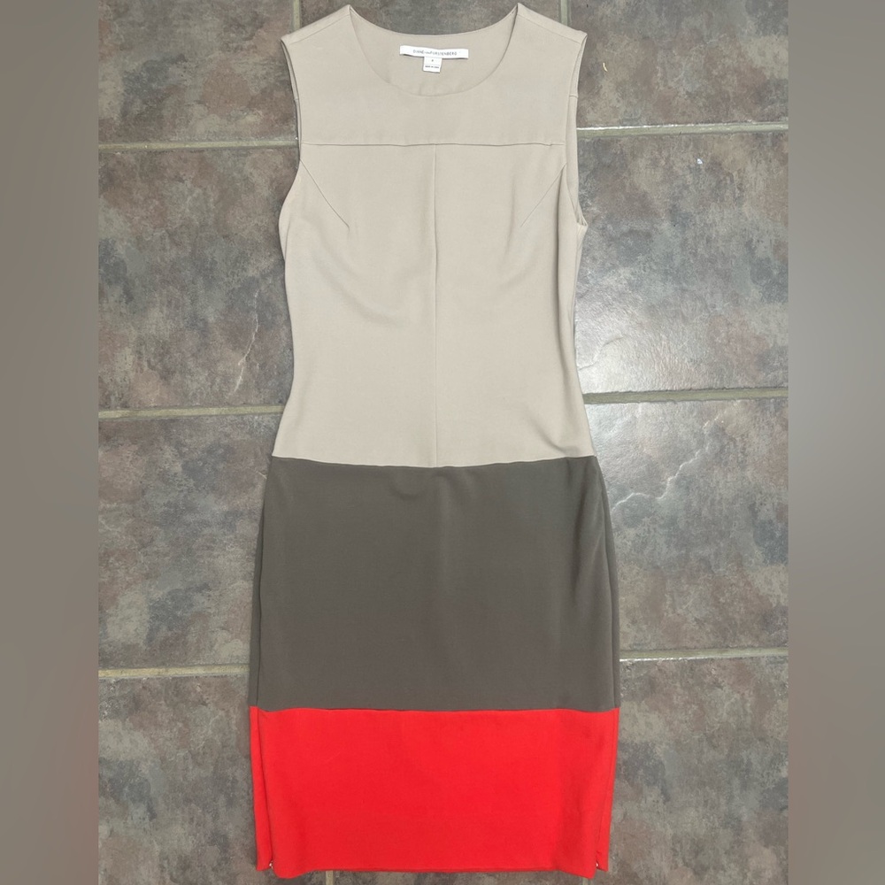 Diane Von Furstenberg Gray and Pink Sheath Midi Dress